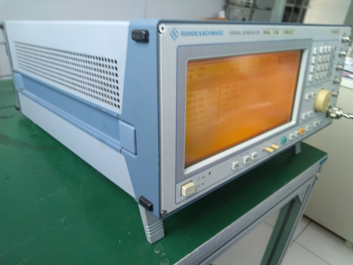 Rohde &amp; Schwarz SMIQ03 Vector Signal Generator 300 kHz ~ 3.3 GHz, Fading SIM