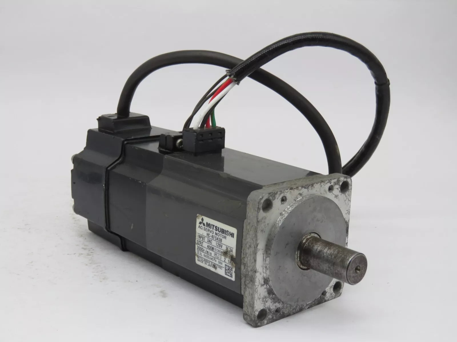 MITSUBISHI HC-KFS43B AC Servo Motor 2.3A 3-Phase 129VAC 3000 RPM