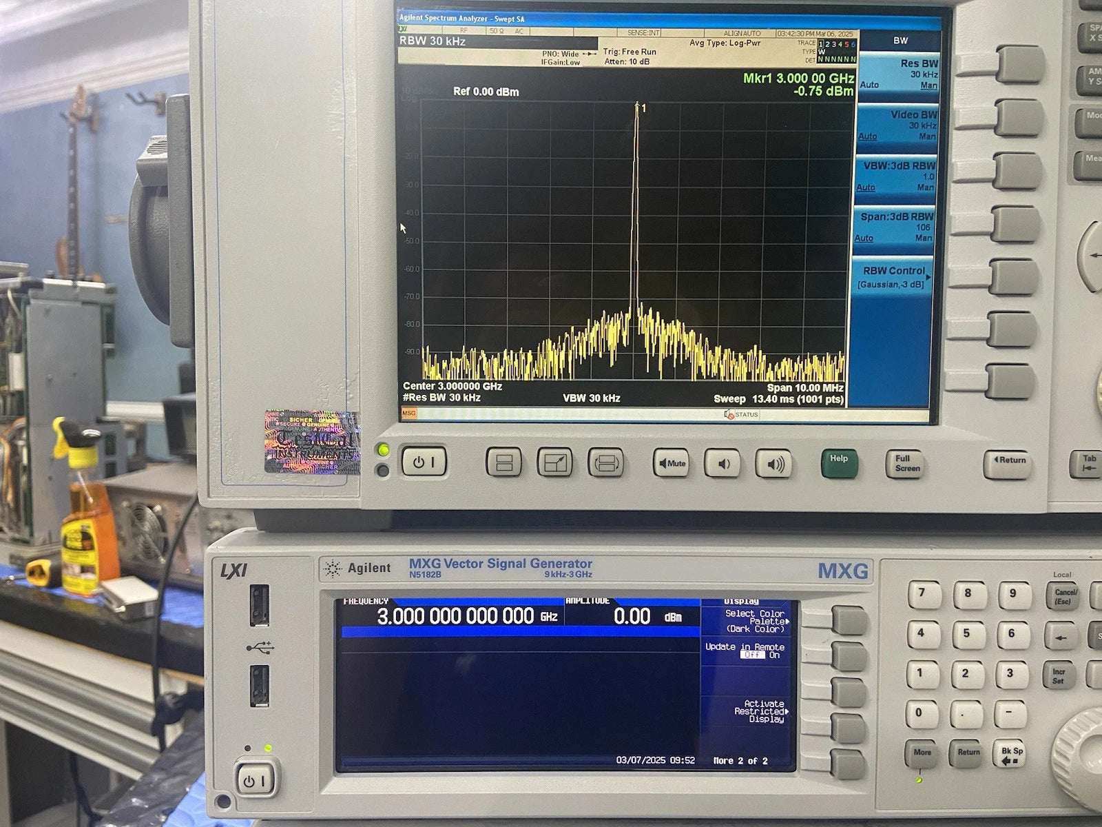 Agilent Keysight MXG N5182B Vector Signal Generator 9kHz-3GHz