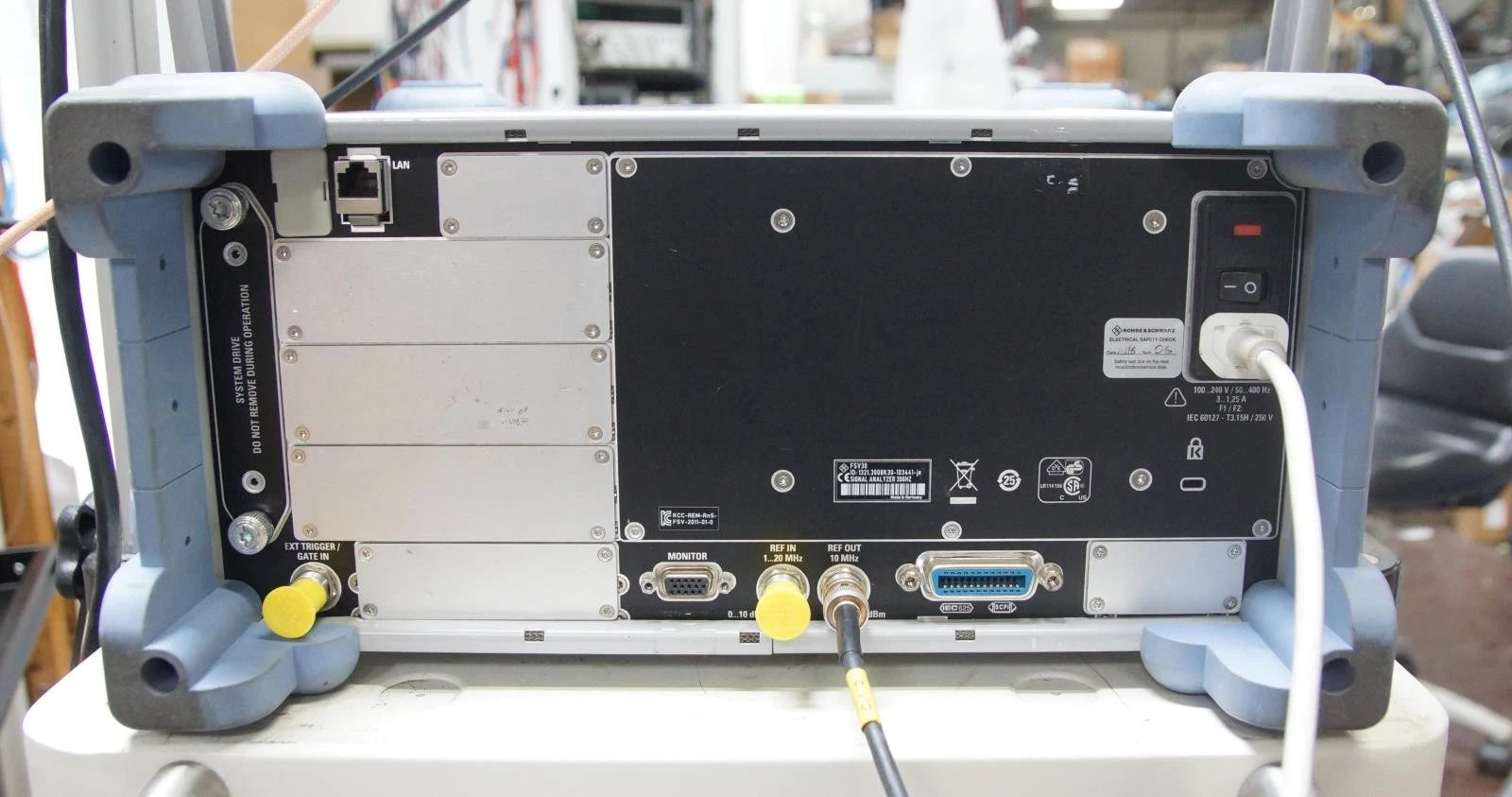 Rohde & Schwarz FSV30 10kHz to 30GHz Spectrum Analyzer OPT B29 K14