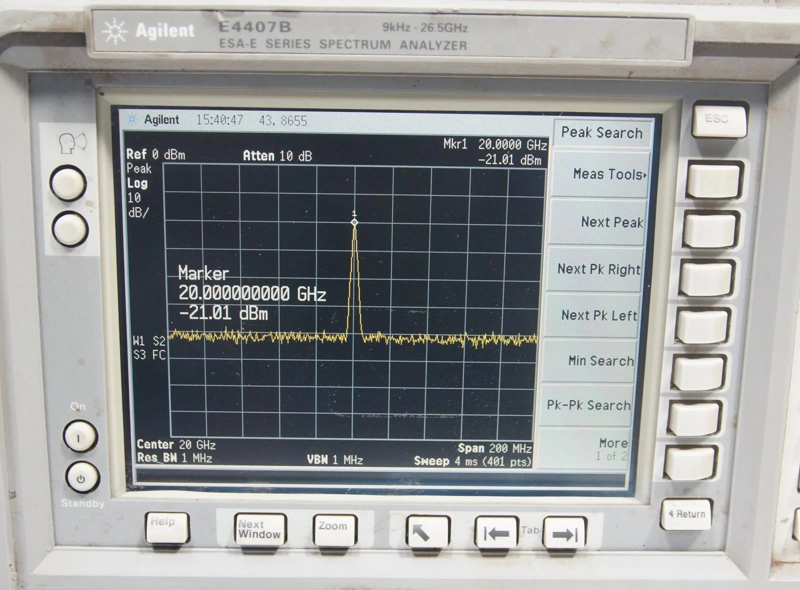 HP Agilent E4407B 9kHz - 26.5GHz Spectrum Analyzer Options AYZ 1DR 1D5 A4H AYX