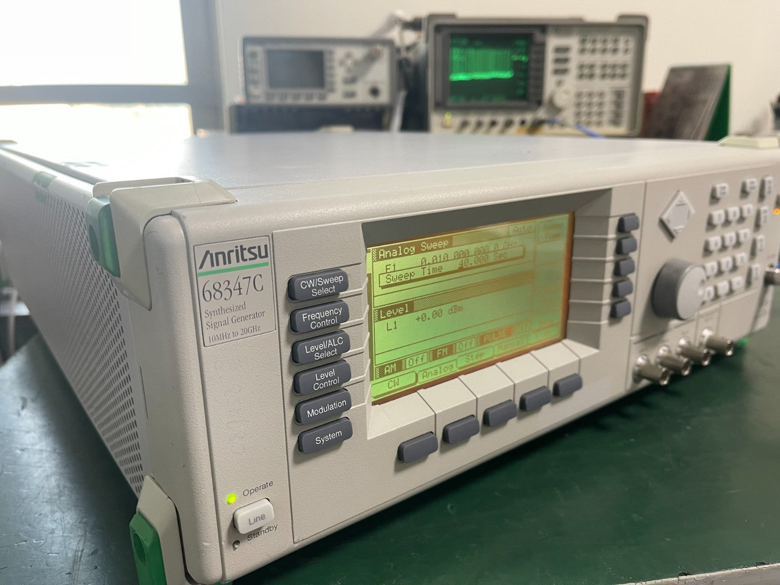 Anritsu 68347C Synthesized Signal Generator 10MHz - 20GHz , w/1, 2F, 11, 99_1704 - XG eqpt
