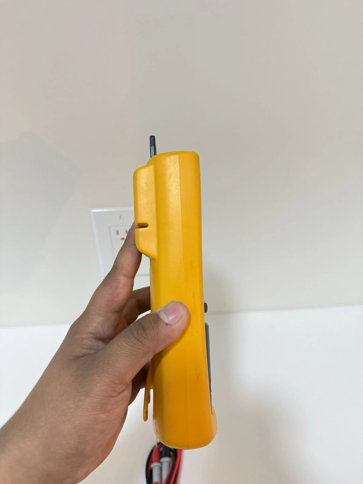 Fluke 87V True RMS Multimeter with Leads - Tested and Ready for Use