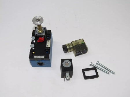 New Rexroth Mannesmann 581-111-132-0 Pneumatic Valve