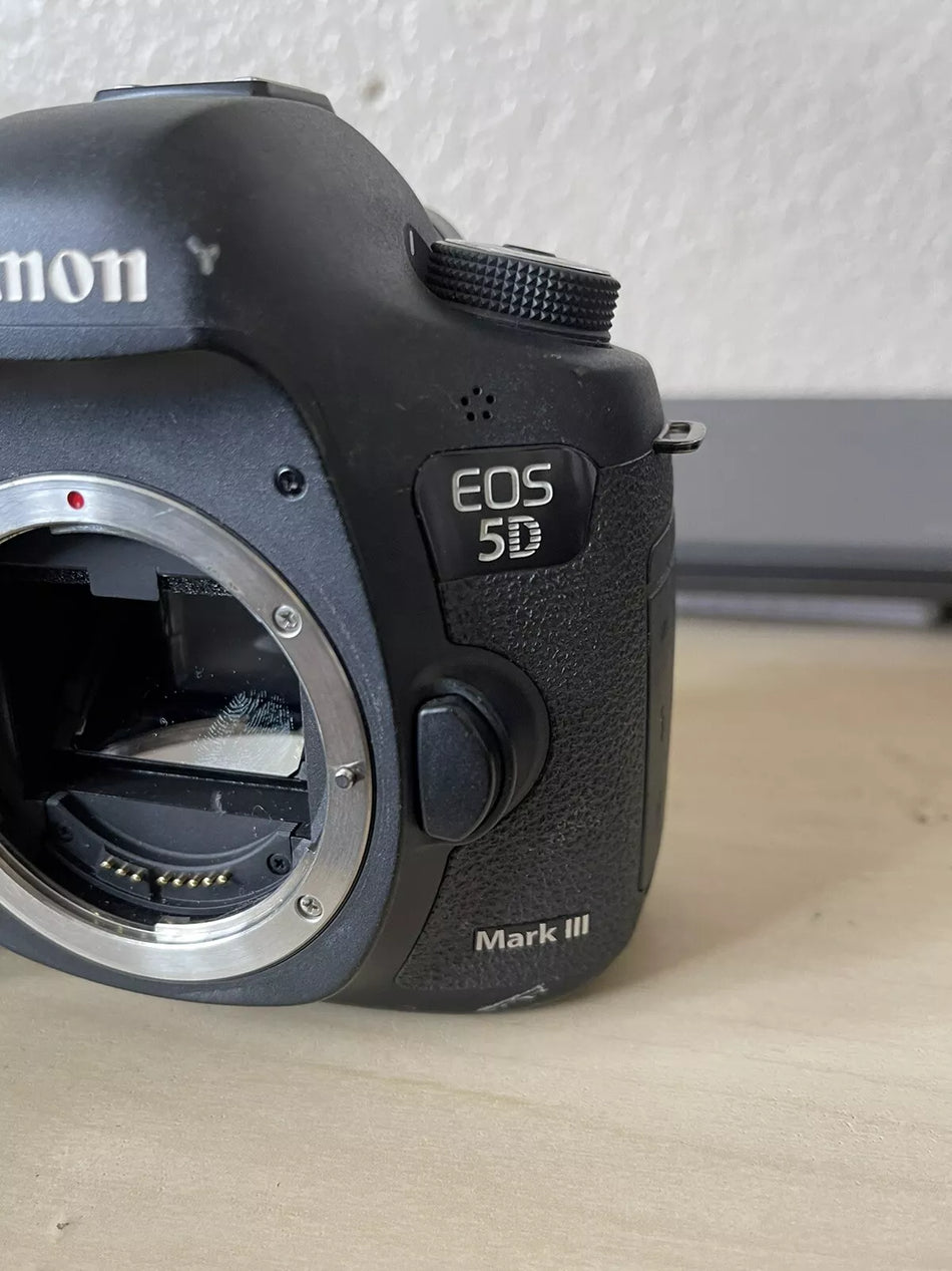Canon EOS 5D Mark III 22.3MP Digital SLR Camera - Black - Used