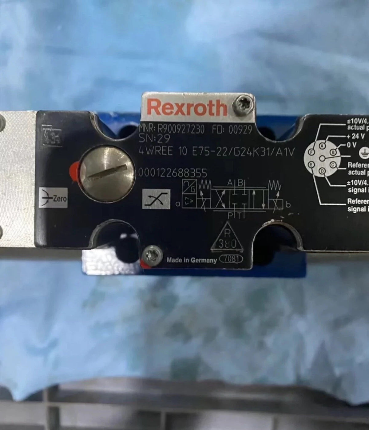 R900927230 4WREE10E75-2X/G24K31/A1V Hydraulic Directional Control Valve