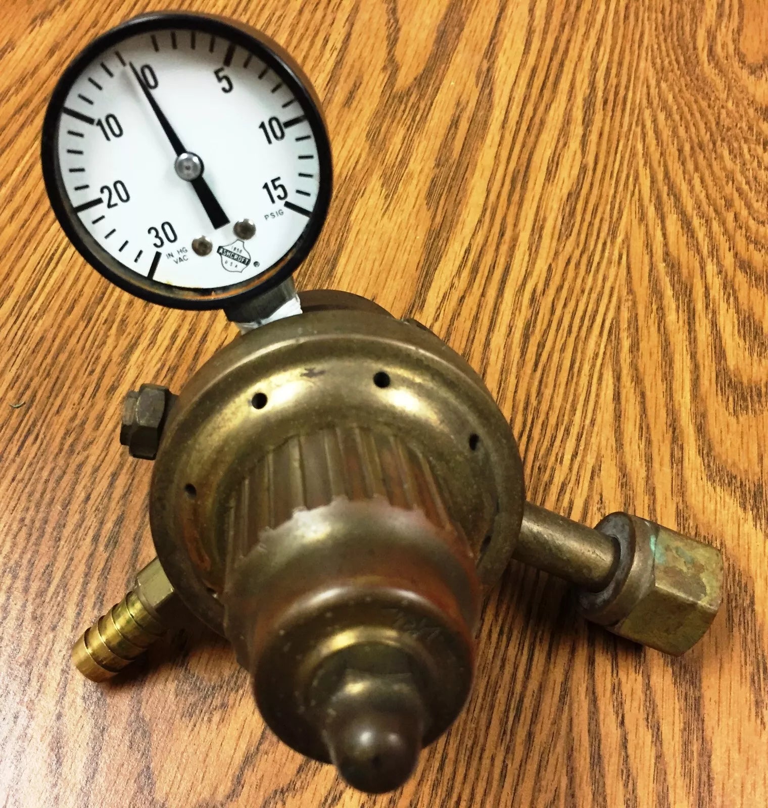 National Welding Equipment P/N 765 Hydrogen Gas Regulator with 1 Gauge