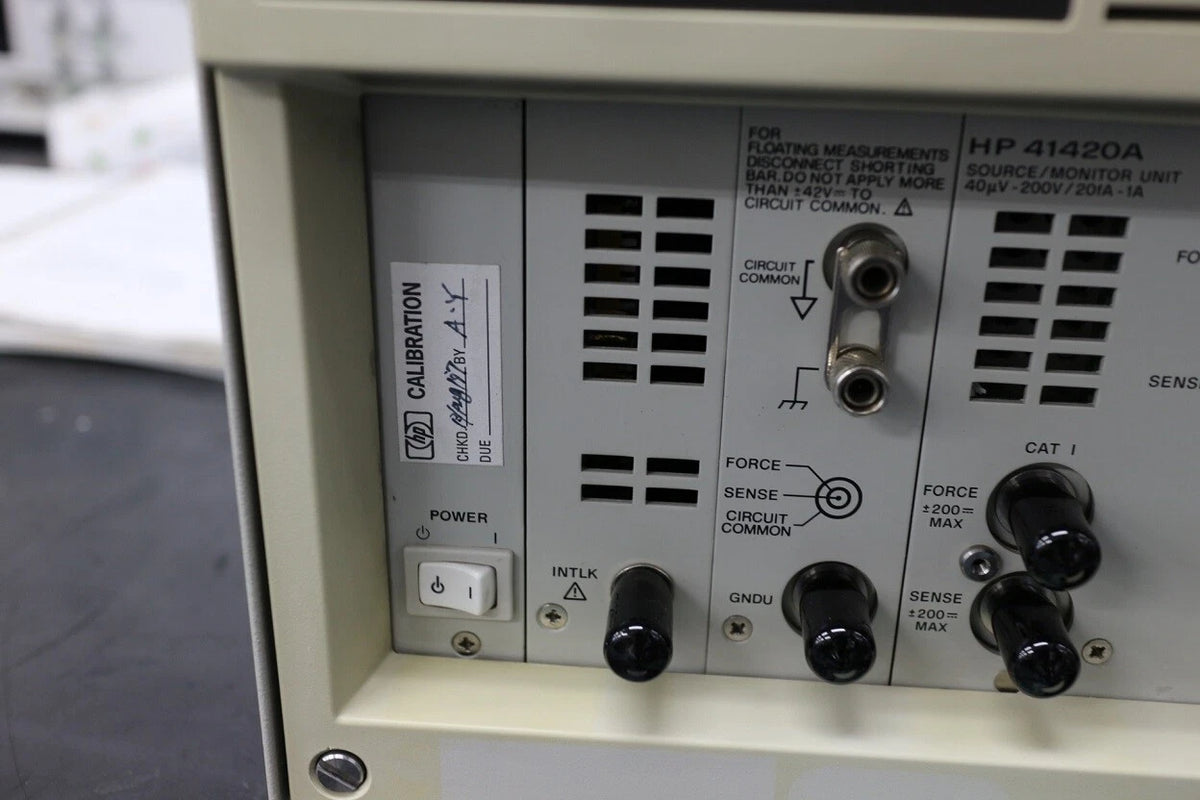 HP 4142B Modular DC Source with High Precision and Versatile Output