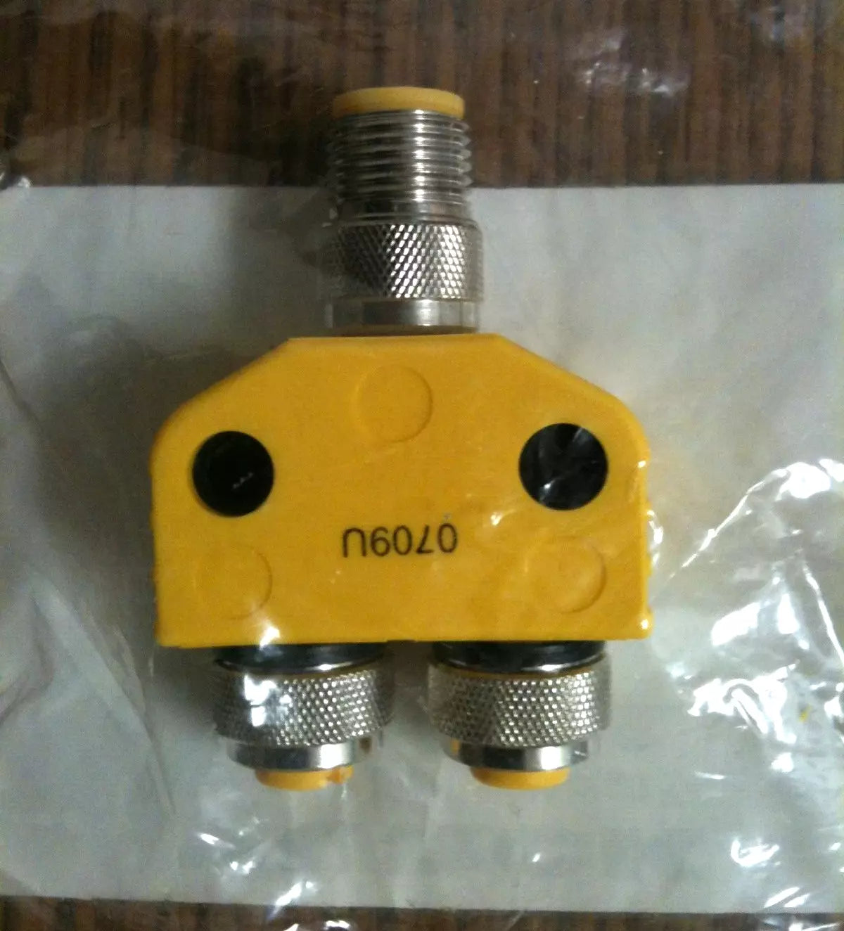 Turck VB2-FSM 4.4/2FKM 4/S1569 Actuator and Sensor Splitter