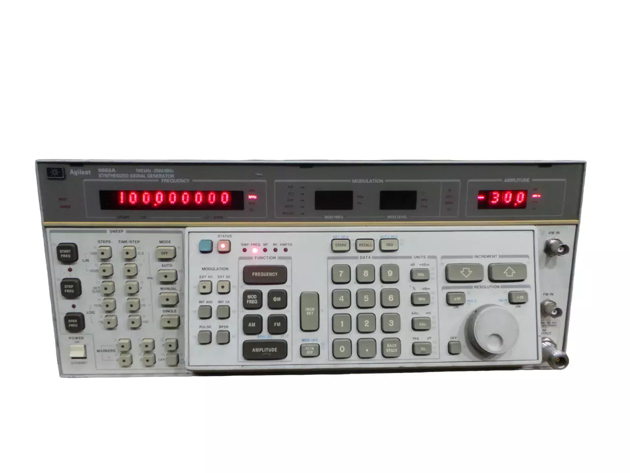 Agilent 8663A Synthesized Signal Generator - High-Quality Signal Generation