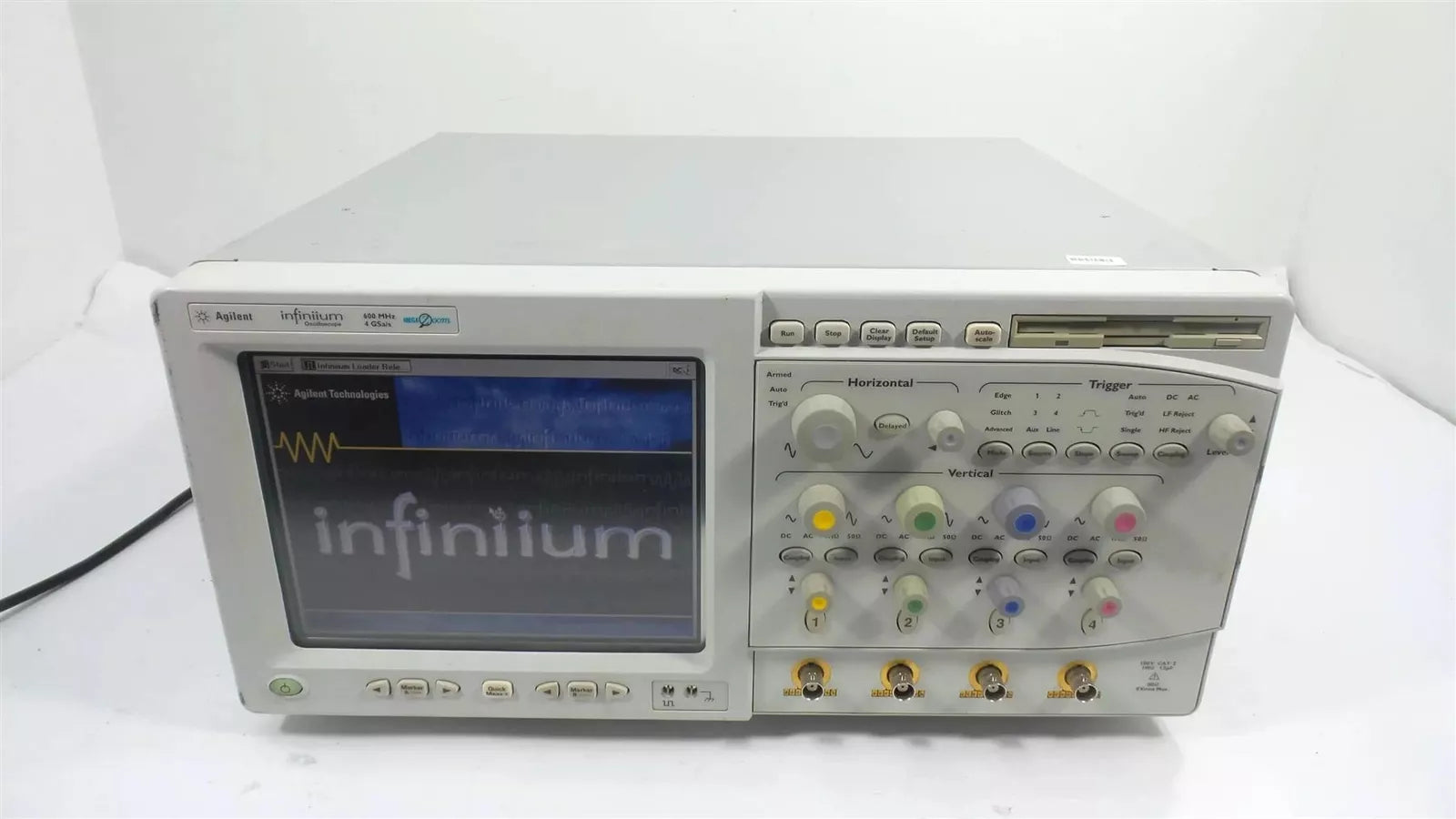Agilent Infiniium Oscilloscope 600 MHz 4 GS/a (54831M)