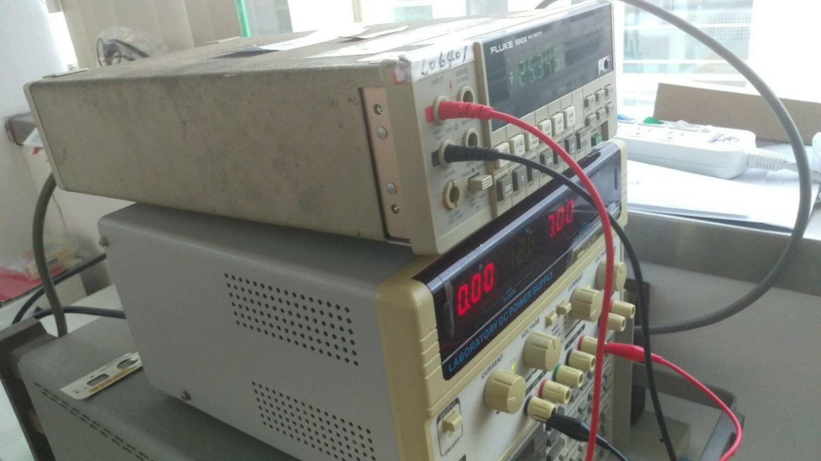GW Instek GPS-3303 DC Power Supply 3 channels