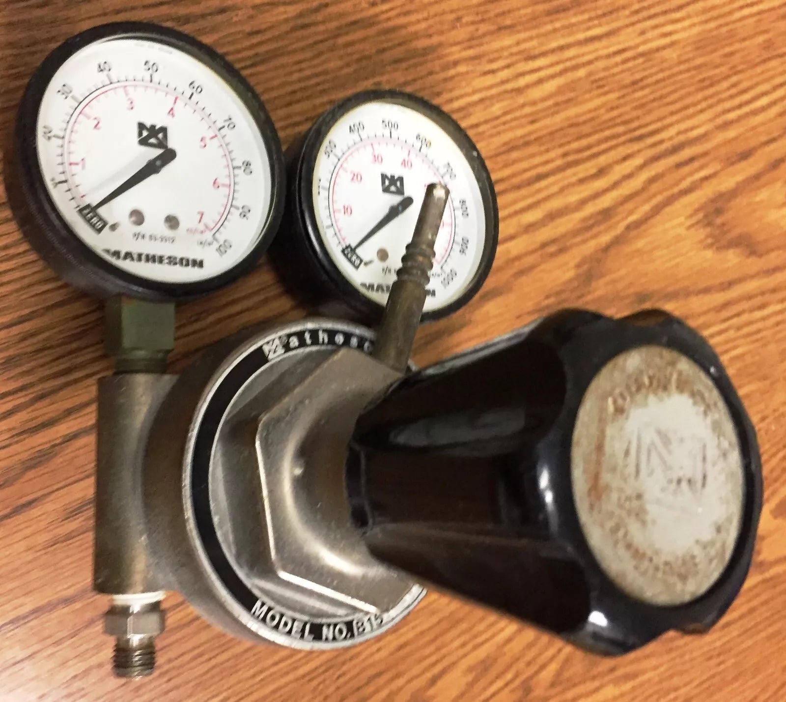 Matheson Model B15A-330 Gas Regulator: Reliable Pressure Control Tool
