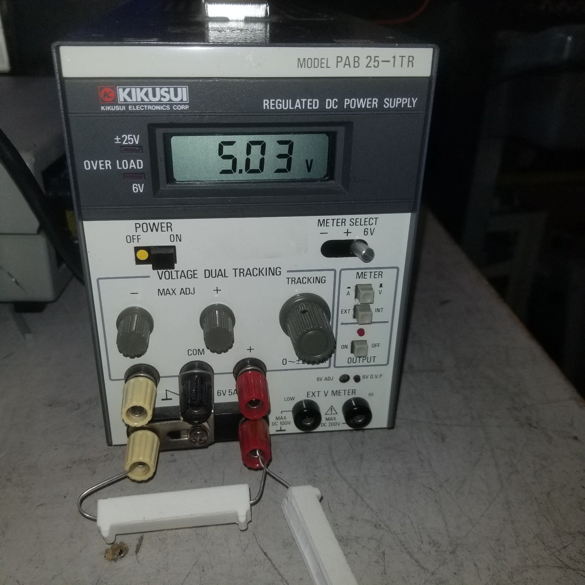 Lab Power Supply 2x25V 6V Triple Output