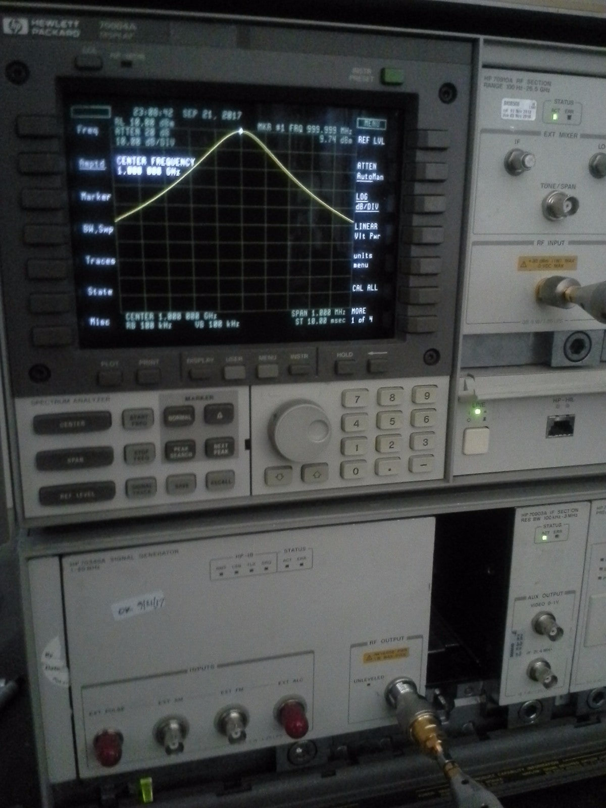 HP 70340A 20 GHz Synthesized Signal Generator