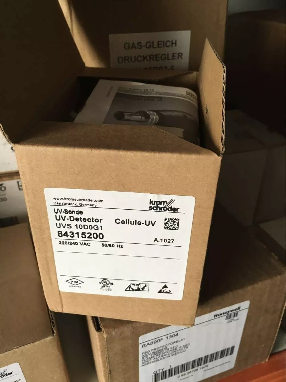 One New Kromschroder UVS10D0G1 84315200 UV-Sonde UVS 10D0G1
