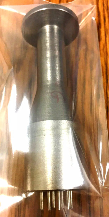 Leybold-Heraeus 16209 Pirani Vacuum Gauge with 9-Pin Connectors