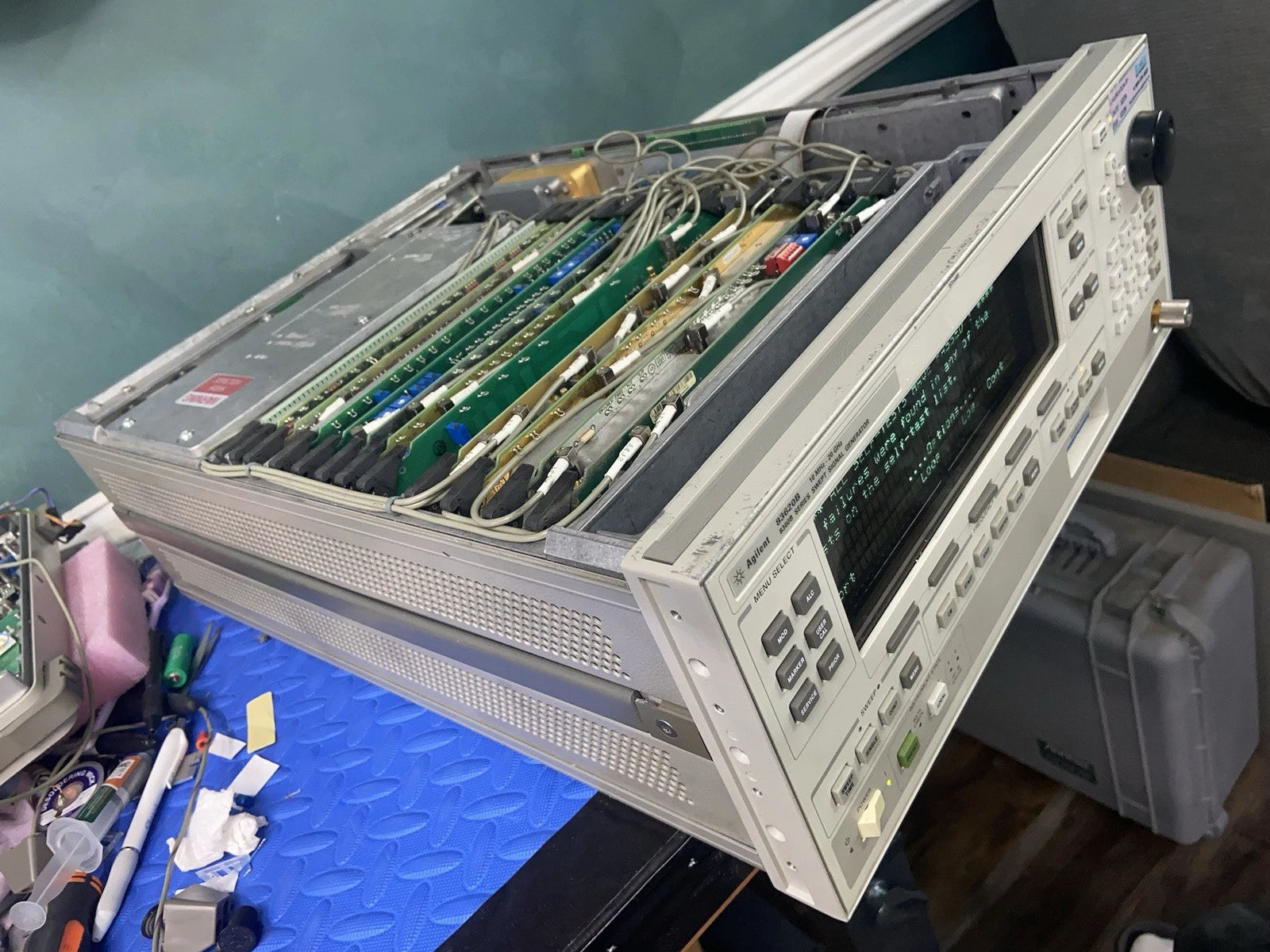 HP Agilent 83620B 83630B Signal Generator/Sweeper Cal’d Opt 8