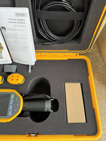 FLUKE TI480PRO IR Camera 60Hz, 640 x 480 Resolution, 2 Batteries with Charger & Case