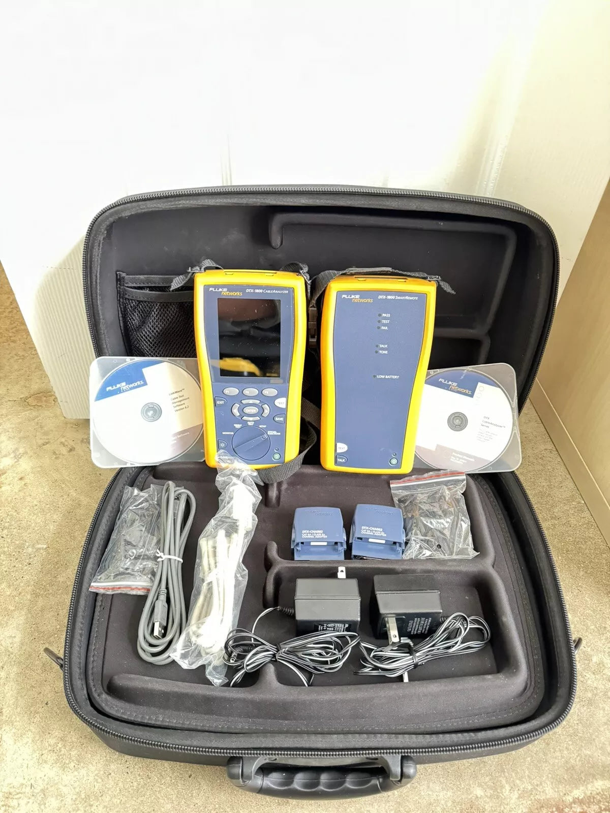 Fluke Networks DTX-1800 Cat6 Test Set with Hard Case & DTXCHA002