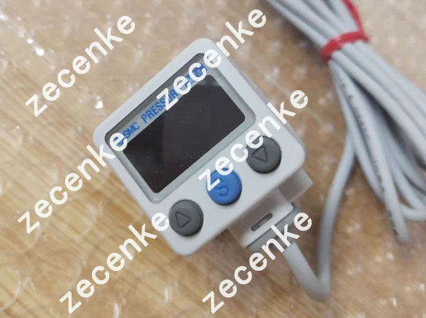 1PC NEW SMC Digital Display Pressure Switch ZSE40A-C4-T
