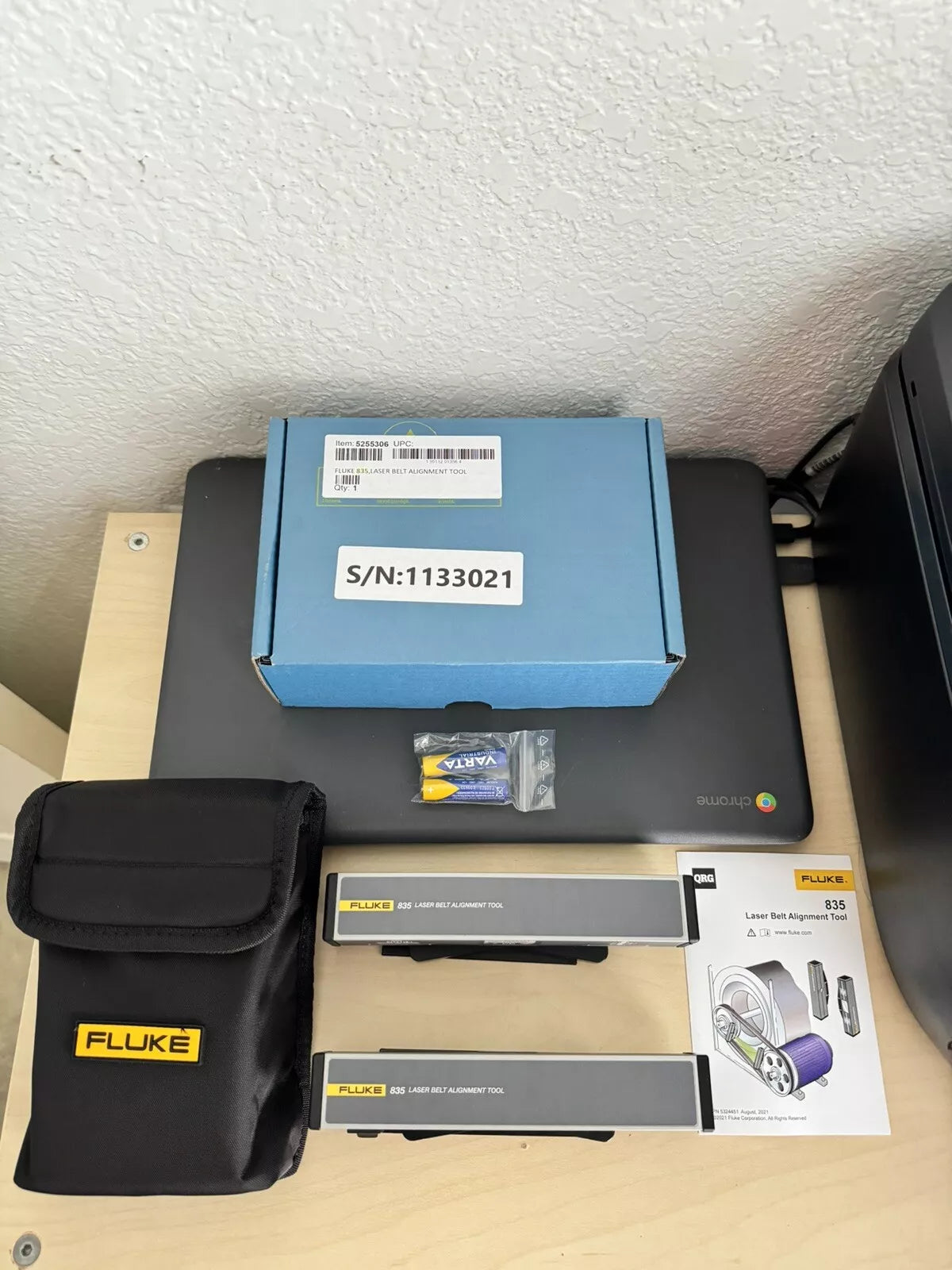 Fluke 835 Laser Belt Alignment Tool with Case - Factory Sealed