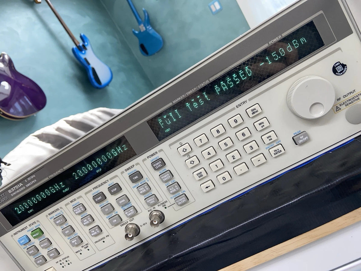 HP 83731A 2-20GHz Synthesized Sweep/CW Signal Generator CAL’d with Option 1E4 1E5