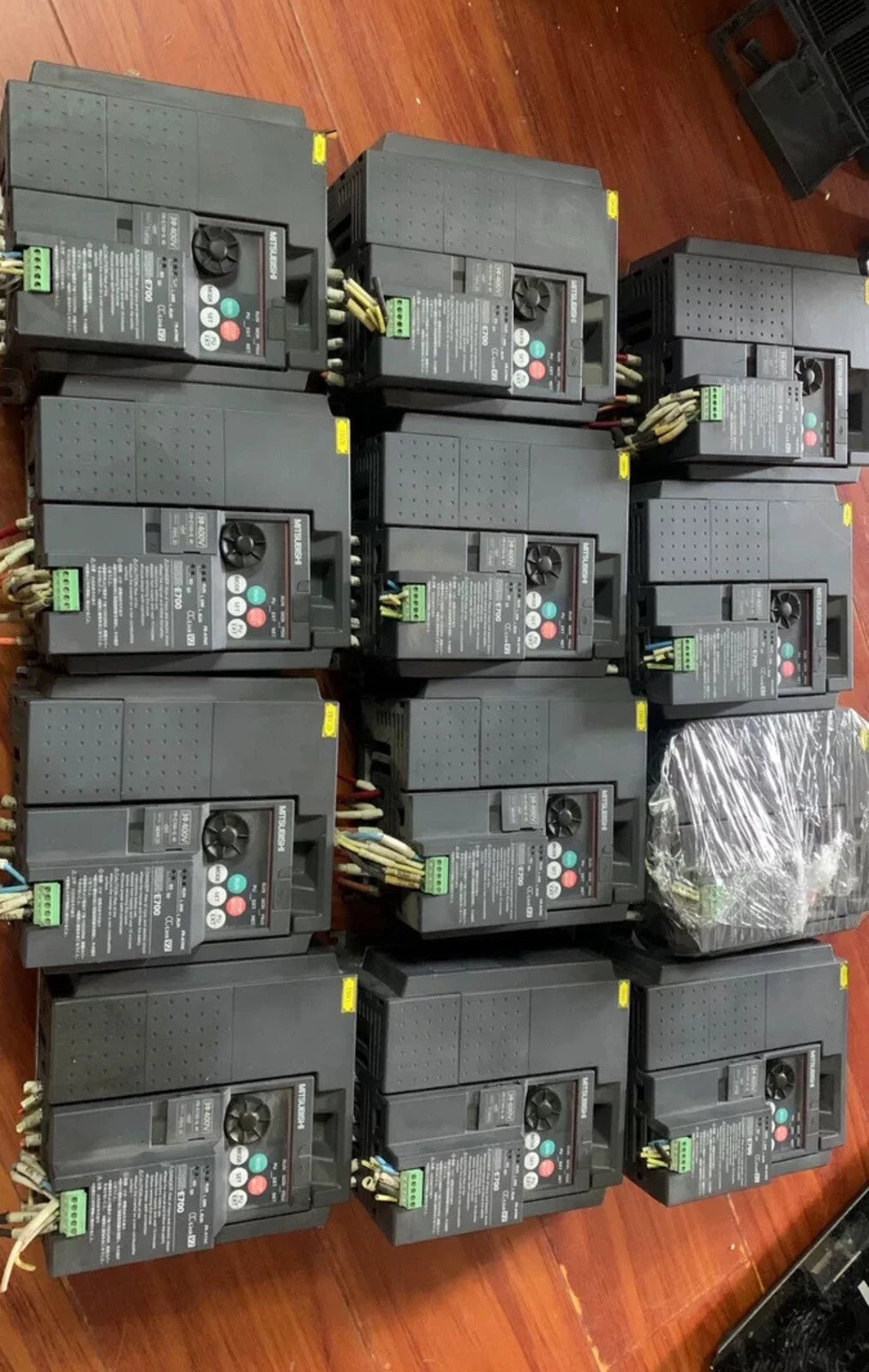 FR-E740–5.5K-CHT Variable Frequency Drive for Industrial Applications