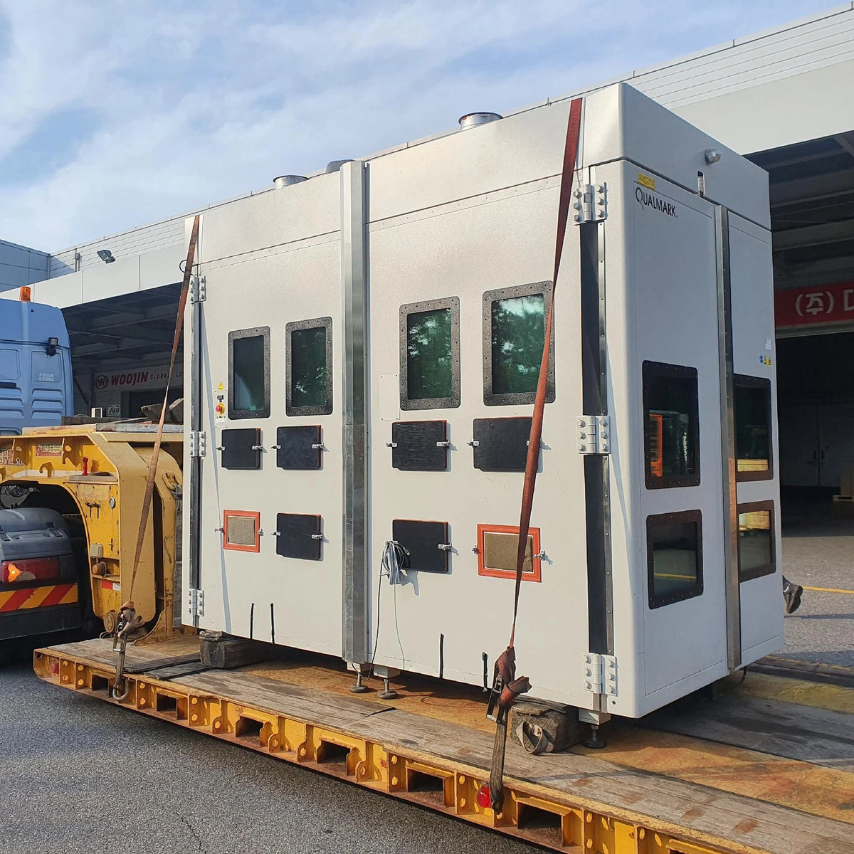 Qualmark Tandem Typhoon OVS-4.0 and OVS-8 HASS/HALT Vibration Chamber