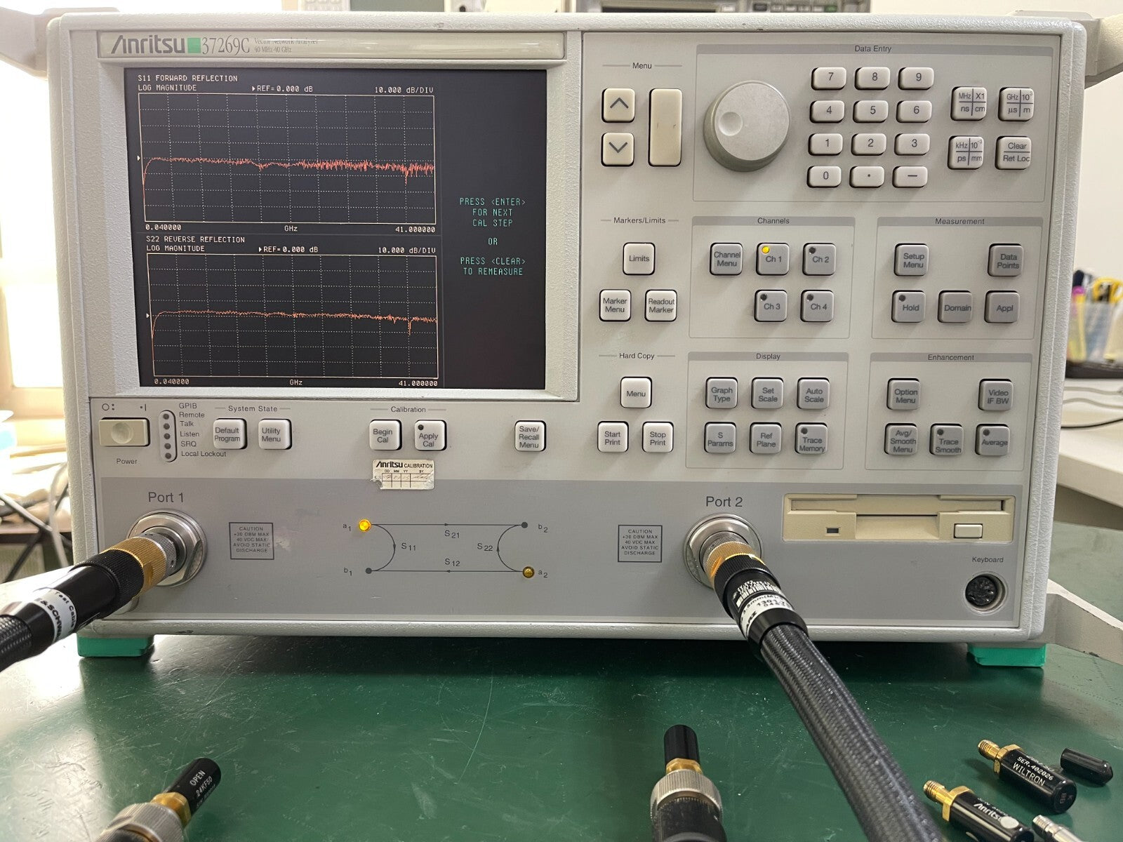 Anritsu 37269C 40MHz to 40GHz Vector Network Analyzer w/ Opt.2A