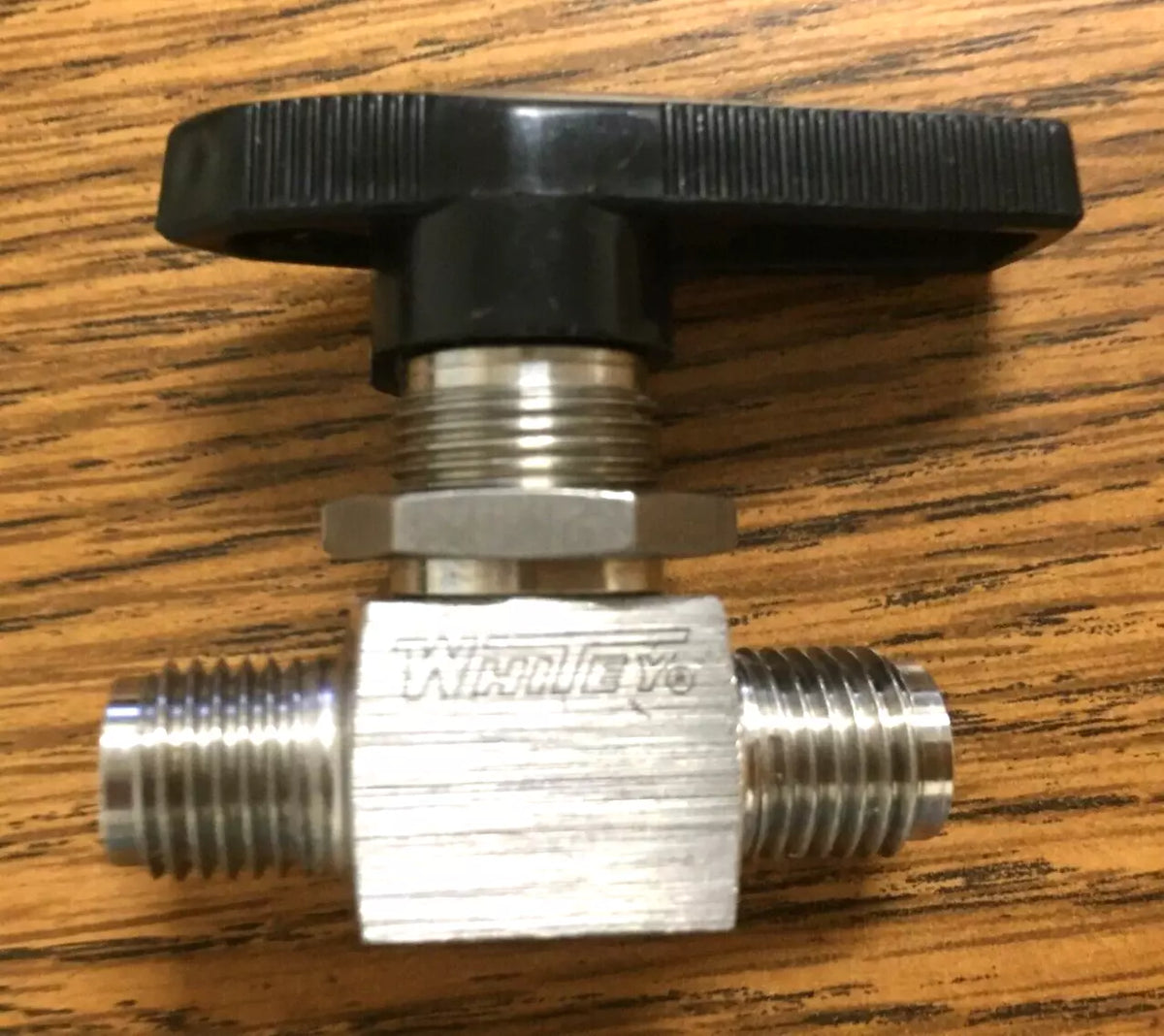 Whitey SS-42S4 316 Stainless Steel Ball Valve 1/4 Tube Fittings 2500 PSI