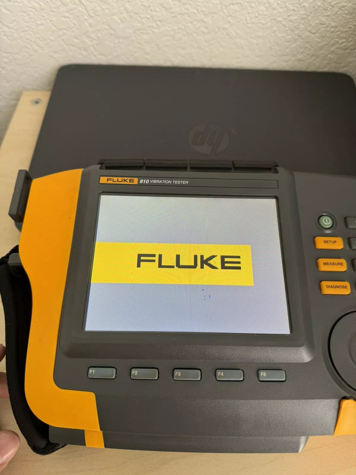 Fluke 810 Vibration Tester with Tachometer, Triaxial Accelerometer & Case