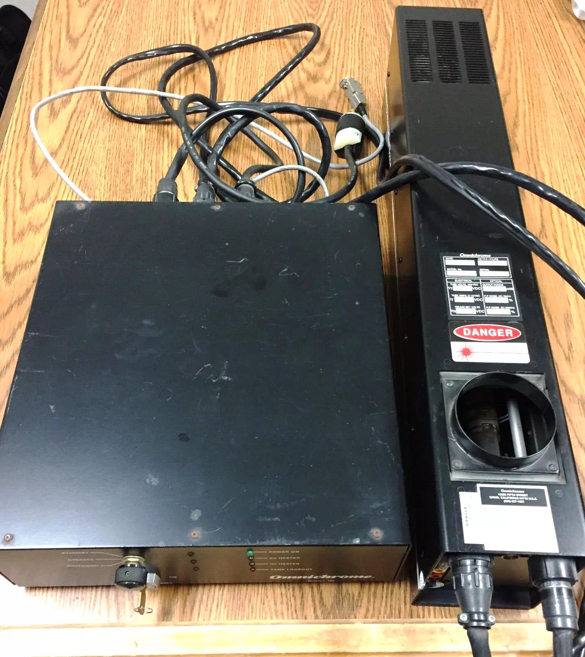 Omnichrome Model 3056R-2-SINS Laser & Model 100 Power Supply Controller