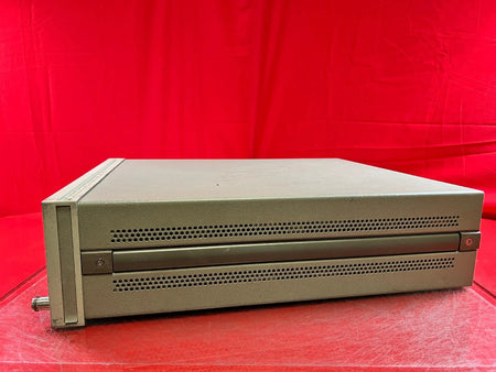 Agilent Keysight 83711B Synthesized CW Generator 1-20GHz SN US37100114 AS-IS