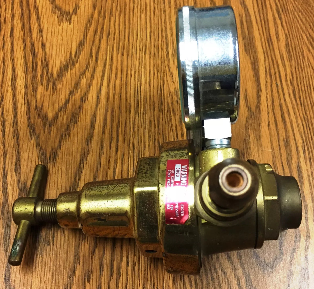 Matheson 19-590 Gas Regulator with 2 Matheson Gauges