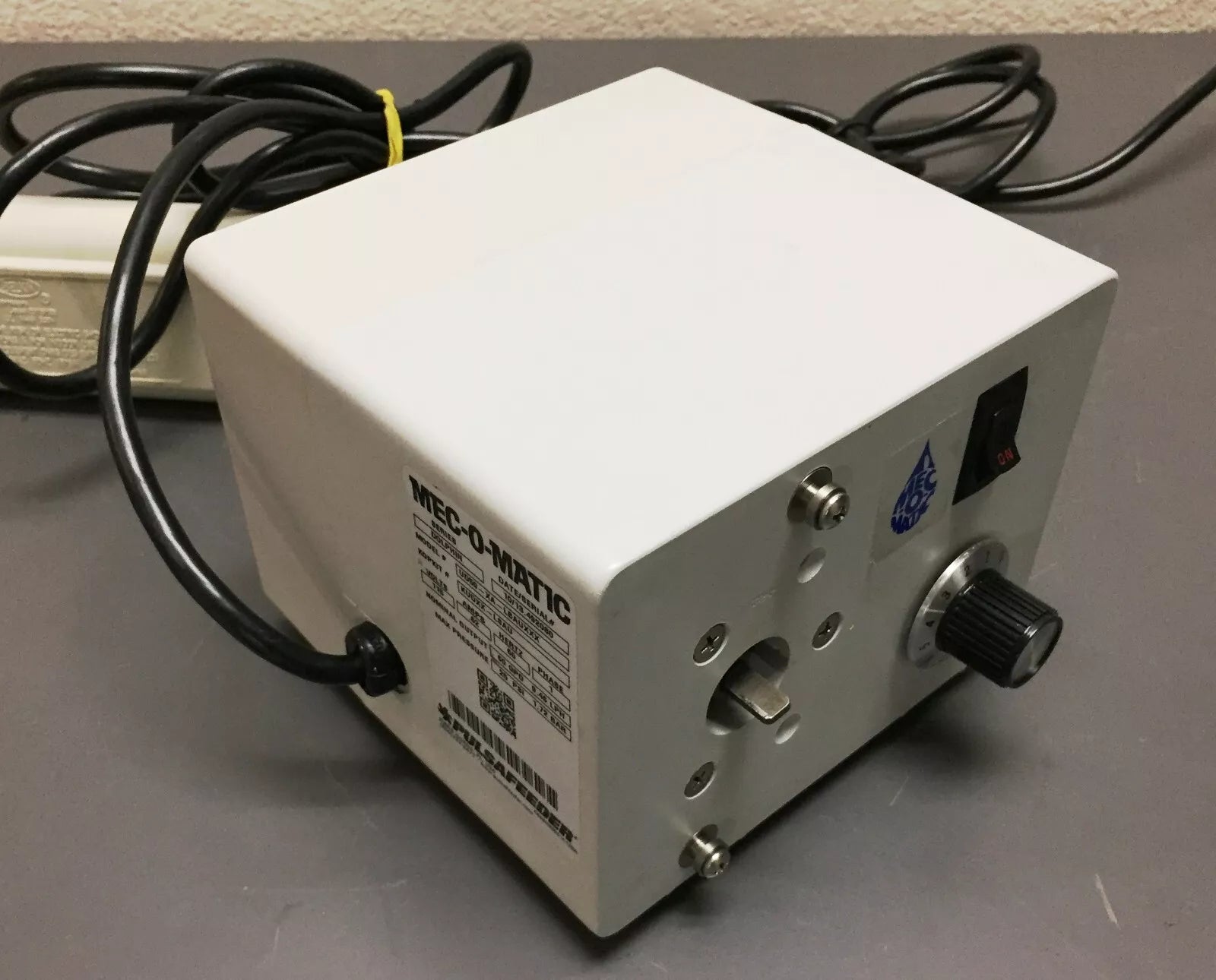 Pulsafeeder UD50-XA-LBAUXXX Mec-O-Matic Dolphin Peristaltic Metering Pump