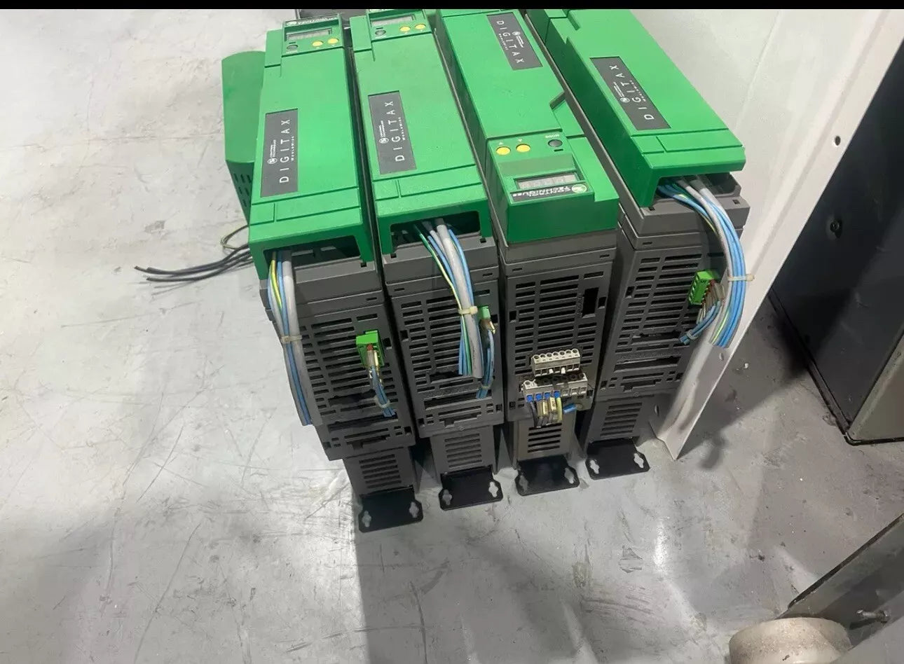 Compact DBE220 and STDJ11 Products Bundle