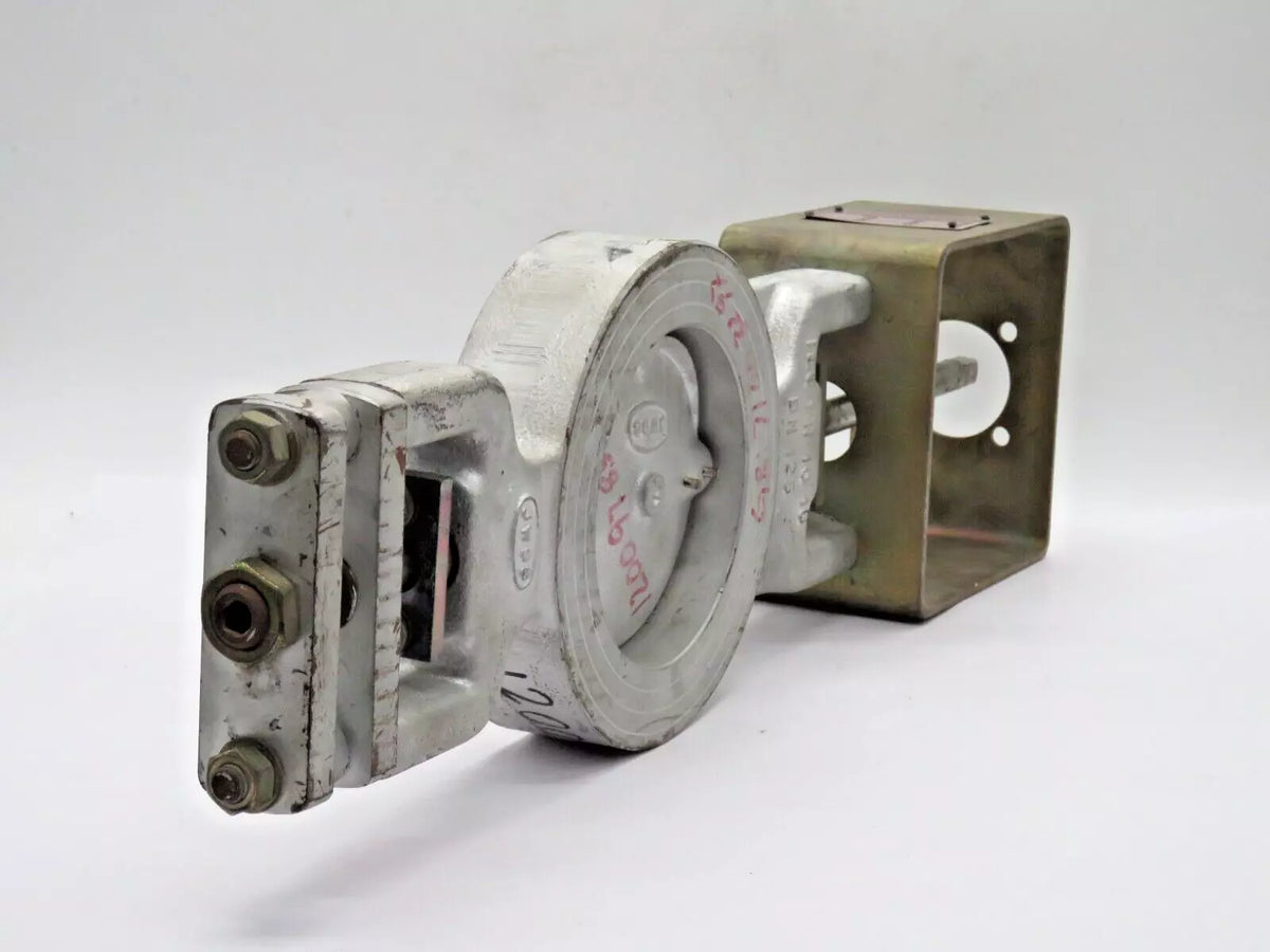 CWP 542 Pressure Regulating Butterfly Automatic Valves with Mounting Bracket