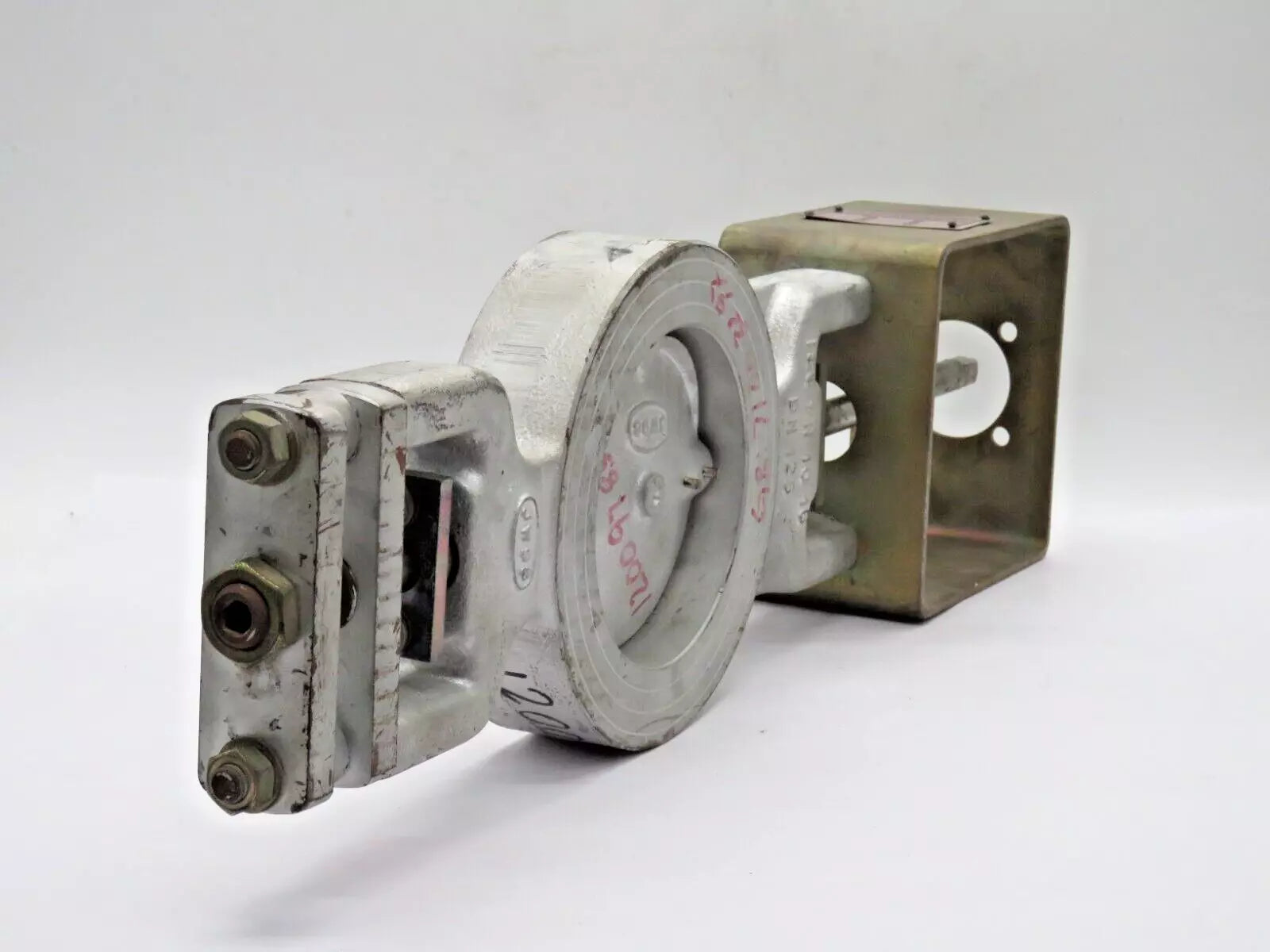 CWP 542 Pressure Regulating Butterfly Automatic Valves with Mounting Bracket