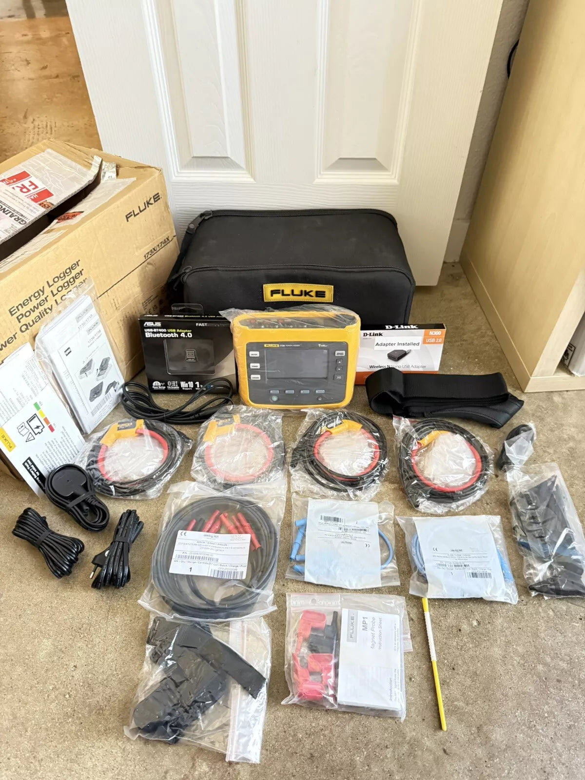 Fluke 1738 Power Logger Kit 3 Phase with Accessories Calibrated 2024