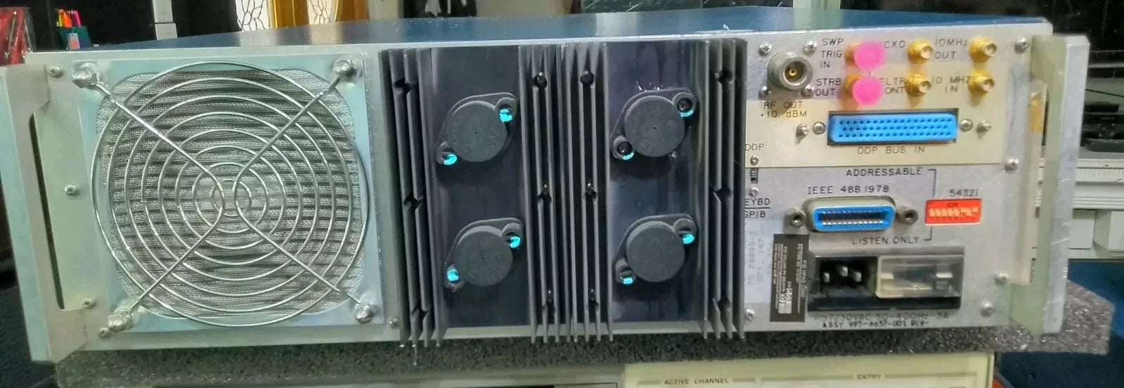 COMSTRON CORPORATION Frequency Synthesizer FS2000B