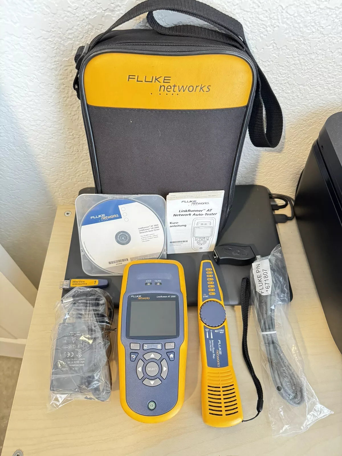 Fluke Networks LRAT-2000 LinkRunner AT-2000 Auto Tester with Fluke IntellitoneProbe