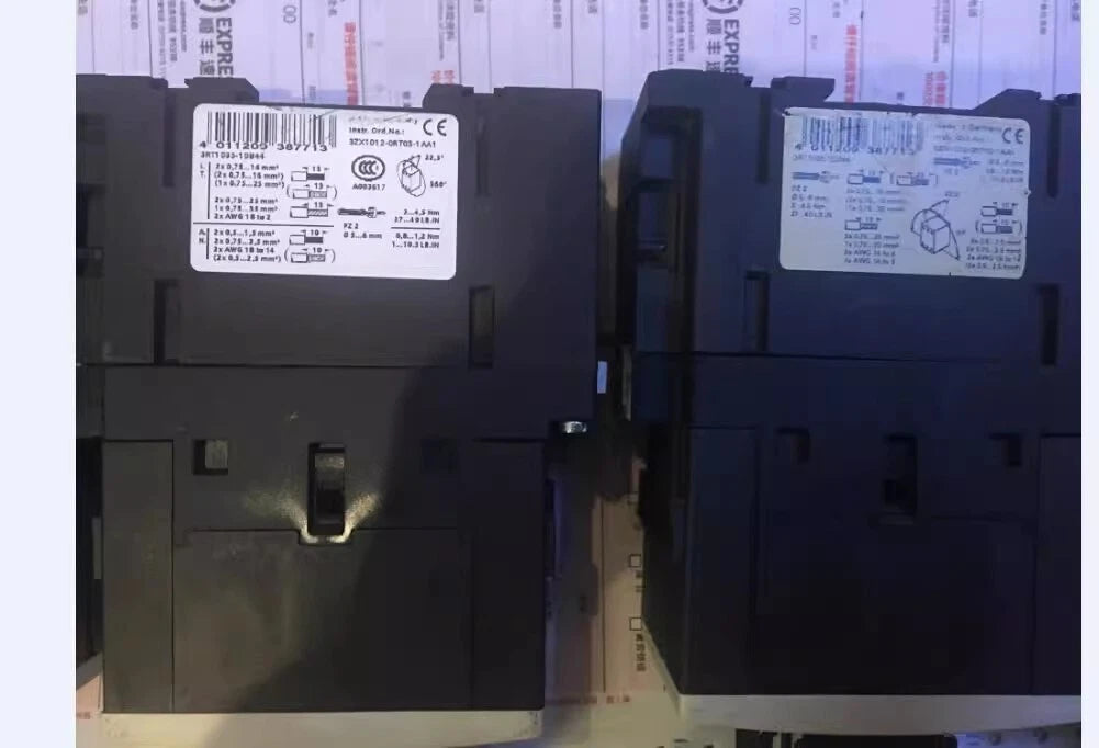 Siemens 3RT1035-1DB44 Contactor with 3 Poles 24V Coil