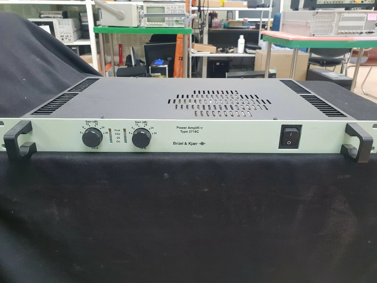 B&K Type 2716-C-001 Audio Power Amplifier