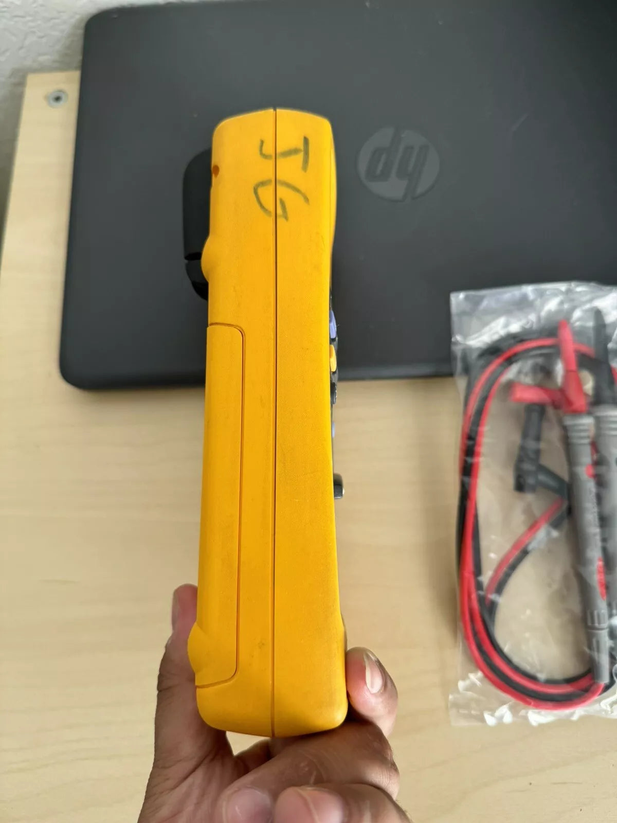 FLUKE 189 True RMS Multimeter with Lead Set