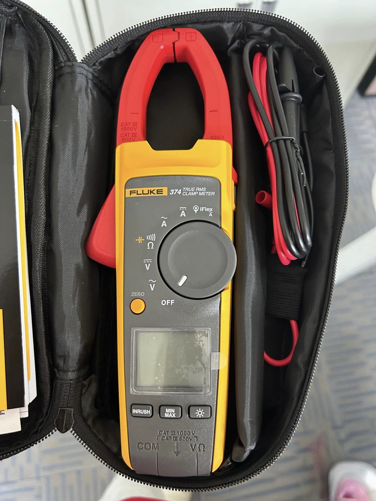 Wireless AC/DC TRMS Clamp Meter by Fluke
