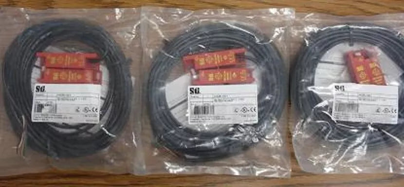 STI 44536-1621 with Both CM-S621PC10 2 N/C + 1 N/O 32ft Cable Pre-wired