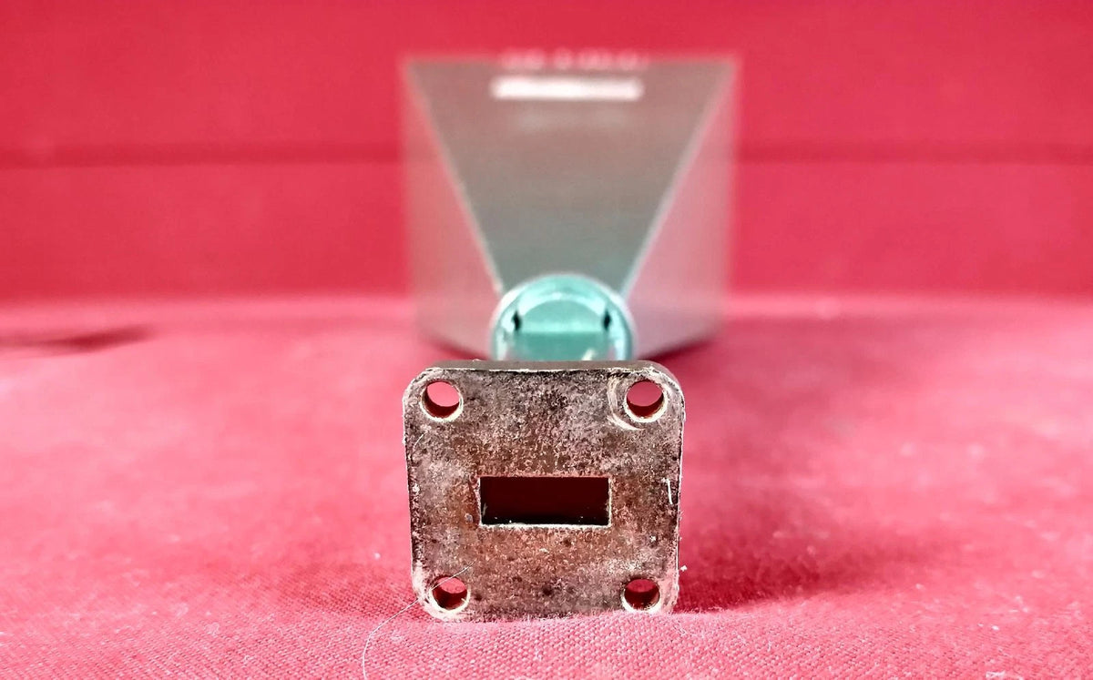 Microlab FXR K638AF High Gain Horn Antenna, 18-26.5 GHz
