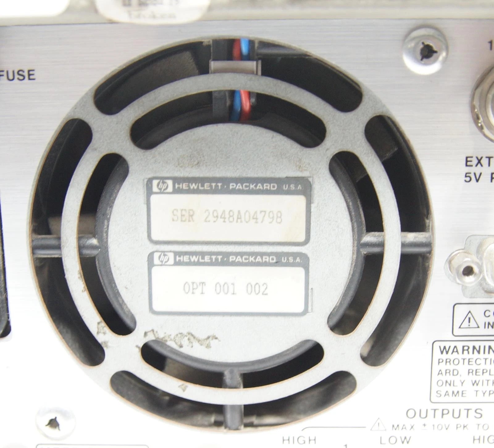 HP 8904A DC 4Channel 600kHz Multifunction Synthesizer / Generator OPT 001 002