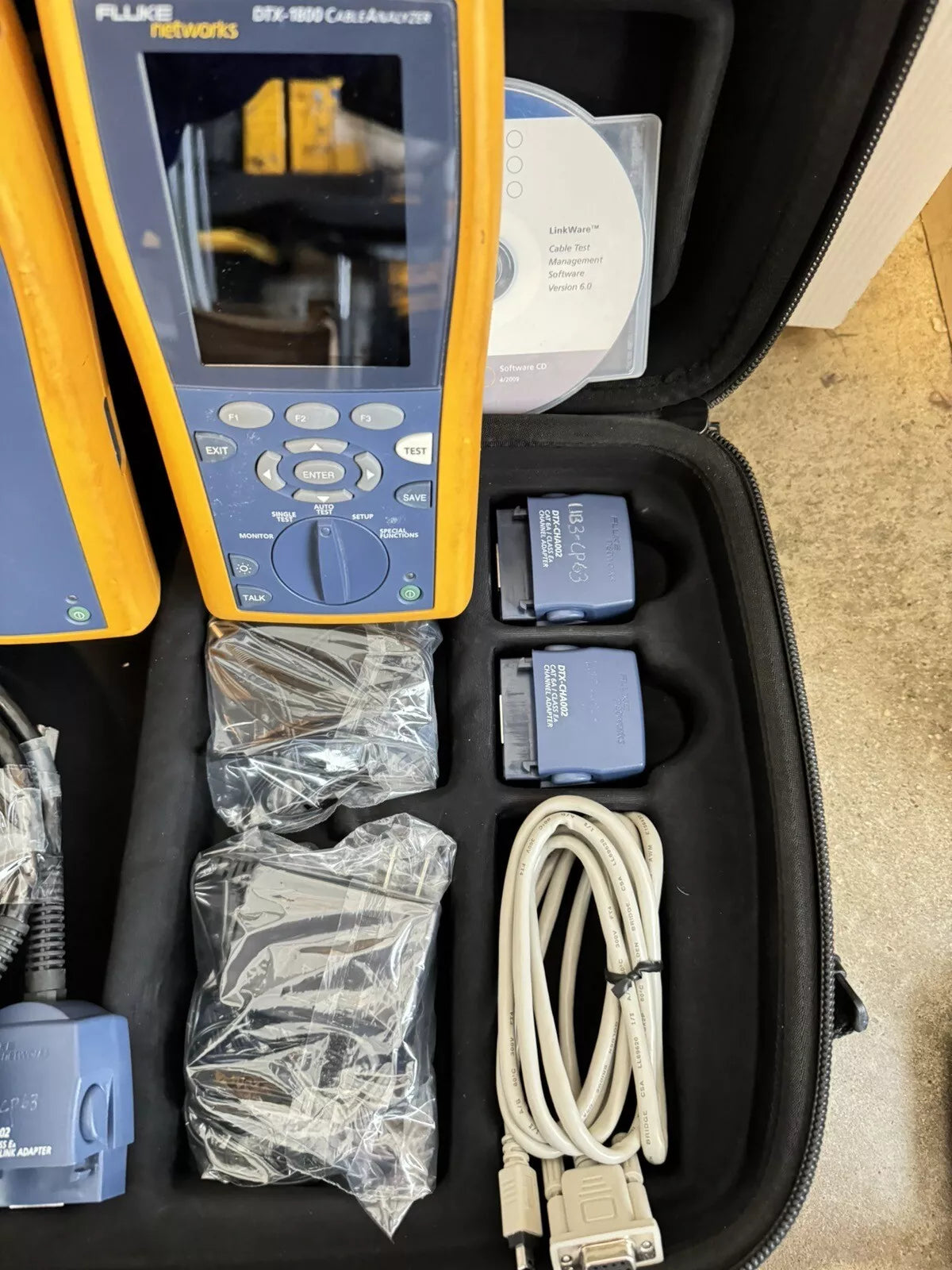 Fluke Networks DTX-1800 Cat6 Cat6a Test Set with DTX-PLA002 & DTX-CHA002